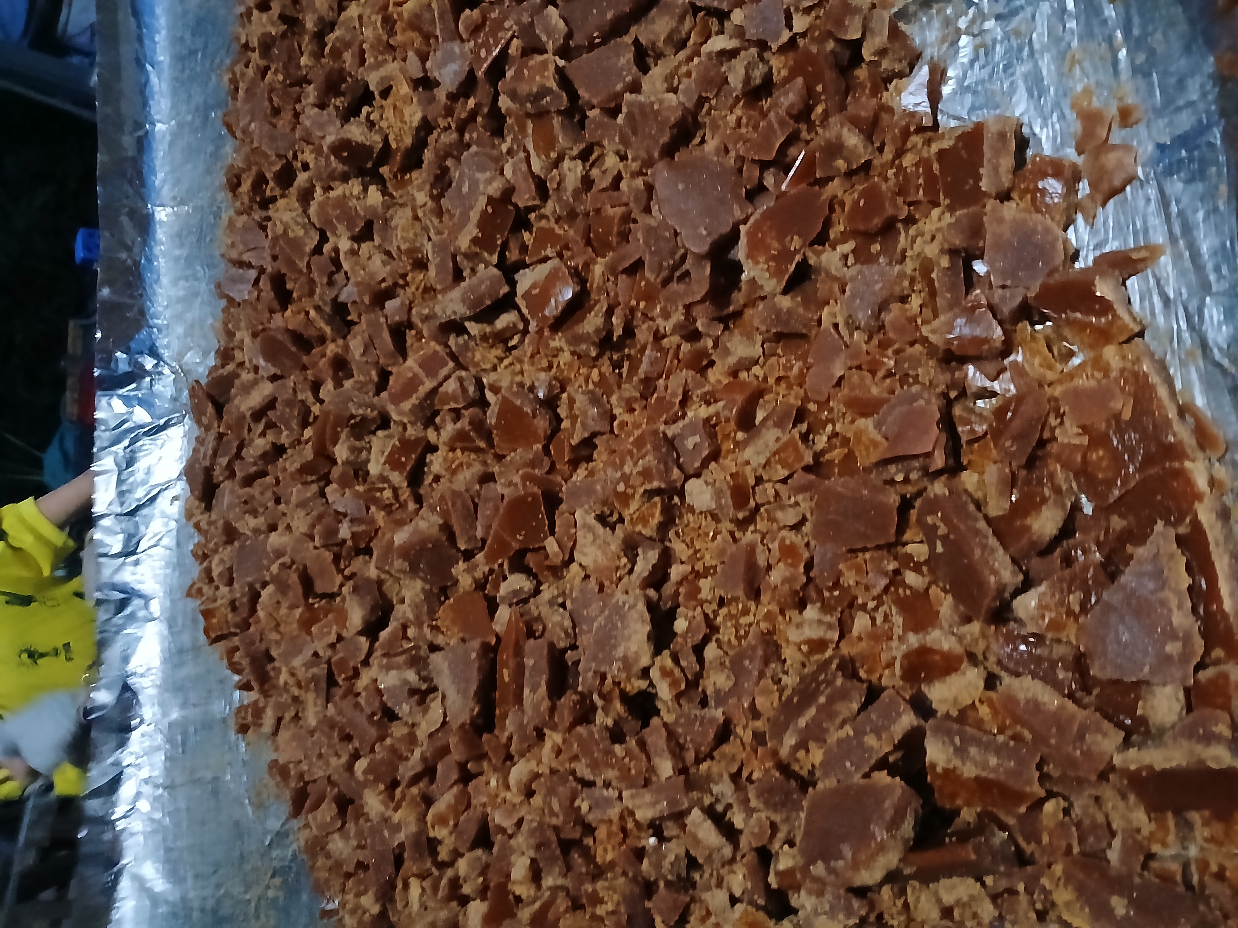 Đường thốt nốt vụn nâu